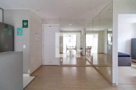 Sala de apartamento para alugar com 2 quartos, 40m² em Parque Industrial Tomas Edson, São Paulo