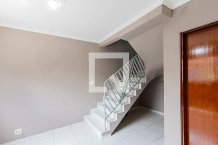 Sala de casa para alugar com 2 quartos, 85m² em Vila Doutor Eiras, São Paulo