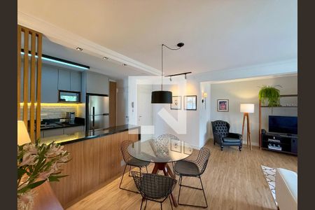 Sala  de apartamento à venda com 2 quartos, 64m² em Campo Belo, São Paulo