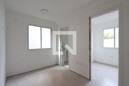 Sala e Cozinha de apartamento para alugar com 2 quartos, 34m² em Vila Ema, São Paulo