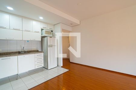 Sala de apartamento para alugar com 2 quartos, 77m² em Cerqueira César, São Paulo