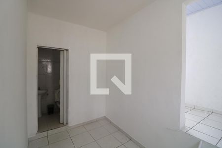 Quarto de casa para alugar com 2 quartos, 50m² em Vila Santa Clara, São Paulo