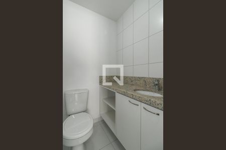 Banheiro da Suíte de apartamento para alugar com 2 quartos, 54m² em Bom Jesus, Porto Alegre