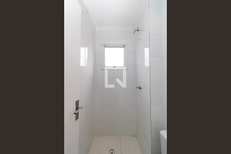 Banheiro de apartamento para alugar com 1 quarto, 33m² em Vila Mazzei, São Paulo