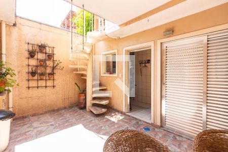 Varanda  de casa para alugar com 3 quartos, 220m² em Quitaúna, Osasco