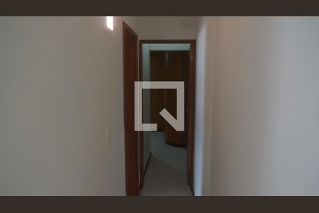 Corredor para a parte íntima de apartamento para alugar com 2 quartos, 70m² em Tijuca, Rio de Janeiro