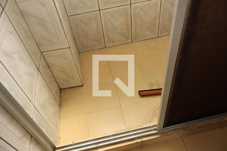 Banheiro de apartamento para alugar com 2 quartos, 58m² em Saboeiro, Salvador