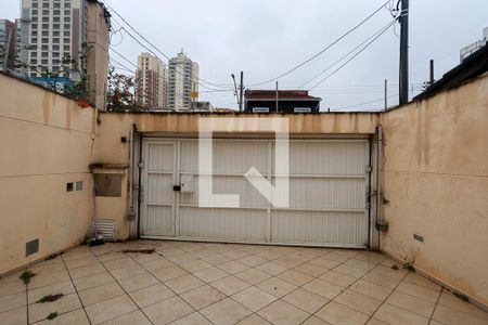 Vista da sala de estar de casa à venda com 4 quartos, 168m² em Jardim São Paulo, São Paulo
