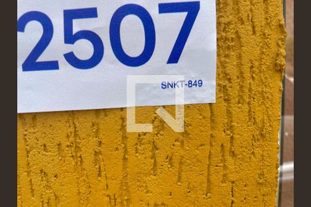 Código da placa SNKT-849 de casa à venda com 2 quartos, 70m² em Jardim Flor do Campo, Guarulhos