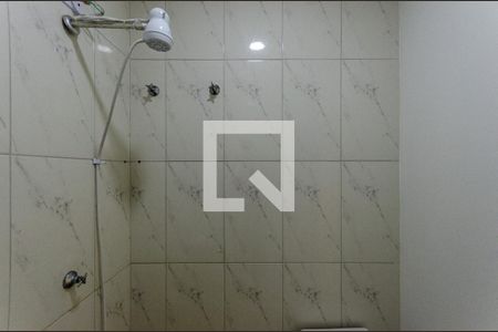 Banheiro de kitnet/studio para alugar com 1 quarto, 55m² em Vila Mangalot, São Paulo