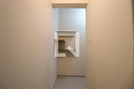 Corredor de apartamento para alugar com 2 quartos, 59m² em Santa Mônica, Uberlândia