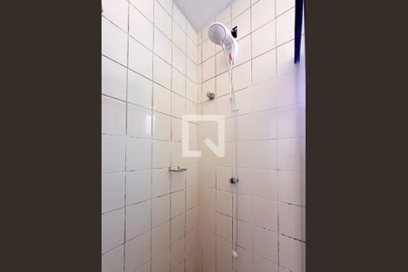 Banheiro de apartamento para alugar com 2 quartos, 55m² em Sertão do Maruim, São José
