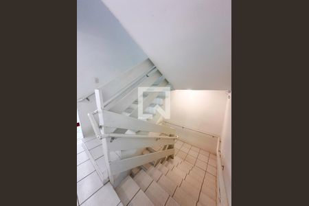 Escada de apartamento para alugar com 2 quartos, 55m² em Sertão do Maruim, São José