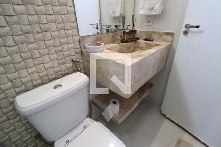 Banheiro Social de apartamento para alugar com 2 quartos, 189m² em Granada, Uberlândia