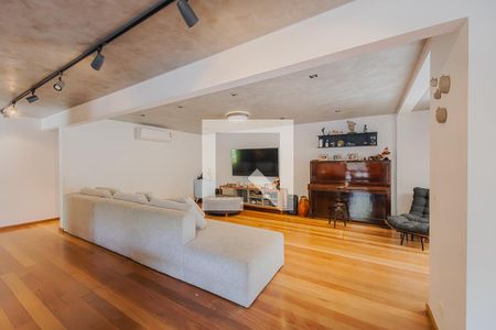 Casa à venda com 3 quartos, 400m² em Boaçava, São Paulo