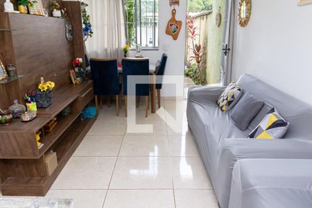 Sala de casa para alugar com 2 quartos, 81m² em Guaratiba, Rio de Janeiro