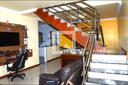 Sala de casa à venda com 3 quartos, 167m² em Vitoria, Belo Horizonte