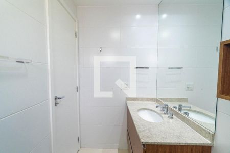 Banheiro da Suíte de apartamento para alugar com 2 quartos, 68m² em Jardim Prudência, São Paulo