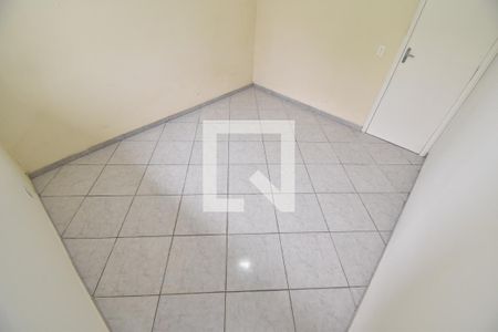 Quarto 1 de casa para alugar com 2 quartos, 55m² em Cajuru, Curitiba