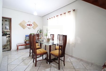 Sala de casa para alugar com 6 quartos, 360m² em Custódio Pereira, Uberlândia