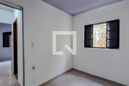 Quarto 2 de casa para alugar com 2 quartos, 50m² em Vila Santo Estefano, São Paulo