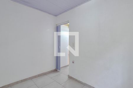 Quarto 2 de casa para alugar com 2 quartos, 50m² em Vila Santo Estefano, São Paulo