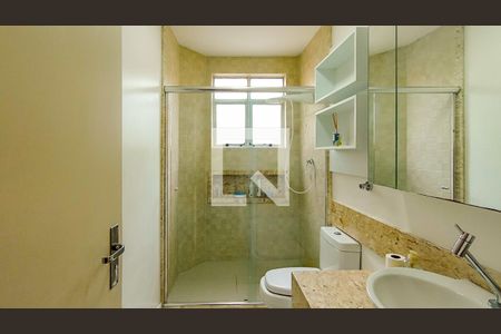 Banheiro de apartamento à venda com 1 quarto, 60m² em Moinhos de Vento, Porto Alegre