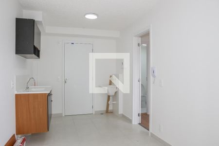 Sala e Cozinha de apartamento para alugar com 1 quarto, 28m² em Parque Industrial Tomas Edson, São Paulo