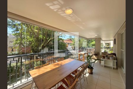 Varanda  de apartamento à venda com 4 quartos, 185m² em Santo Amaro, São Paulo