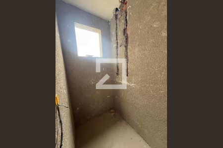 Banheiro da Suíte de casa à venda com 3 quartos, 163m² em Parque Xangri-lá, Contagem