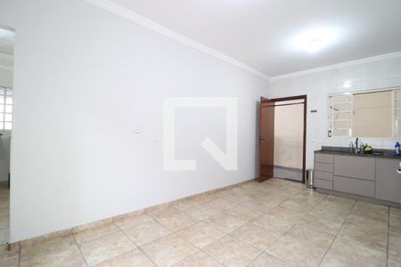 Cozinha de casa para alugar com 3 quartos, 150m² em Carajás, Uberlândia