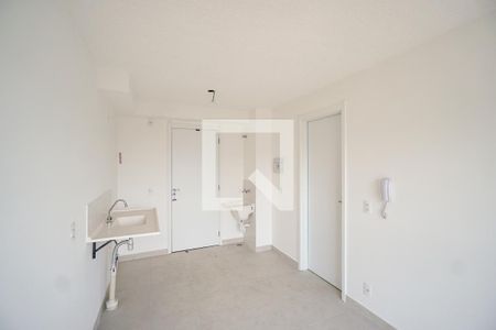 Sala e cozinha de apartamento para alugar com 1 quarto, 29m² em Guaiauna, São Paulo