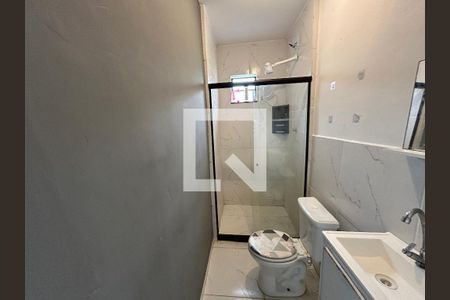 Banheiro de casa para alugar com 1 quarto, 42m² em Bento Ribeiro, Rio de Janeiro