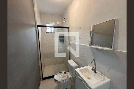 Banheiro de casa para alugar com 1 quarto, 42m² em Bento Ribeiro, Rio de Janeiro