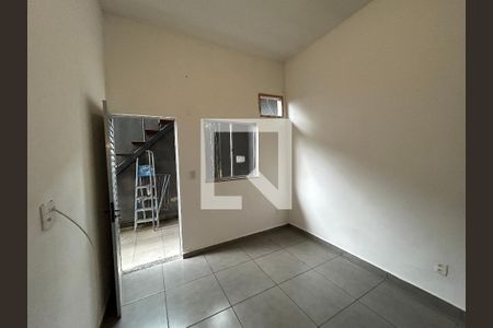 Sala/Cozinha de casa para alugar com 1 quarto, 26m² em Bento Ribeiro, Rio de Janeiro