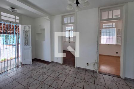 Sala de casa para alugar com 3 quartos, 180m² em Santa Rosa, Niterói