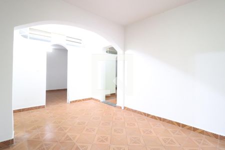 Casa para alugar com 8 quartos, 250m² em Saraiva, Uberlândia