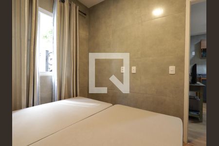Quarto 1 de apartamento para alugar com 2 quartos, 30m² em Vila Sônia, São Paulo