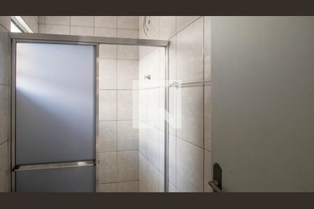 Banheiro de casa para alugar com 2 quartos, 75m² em Parque Vitoria, São Paulo