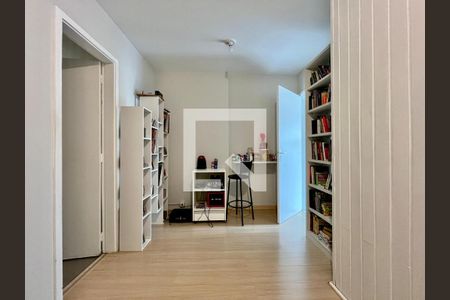 Sala de kitnet/studio à venda com 1 quarto, 33m² em Centro, Campinas