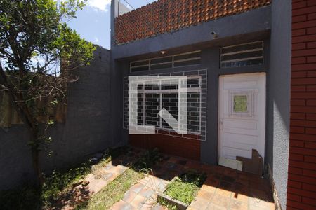 Quintal de casa à venda com 2 quartos, 100m² em Sarandi, Porto Alegre
