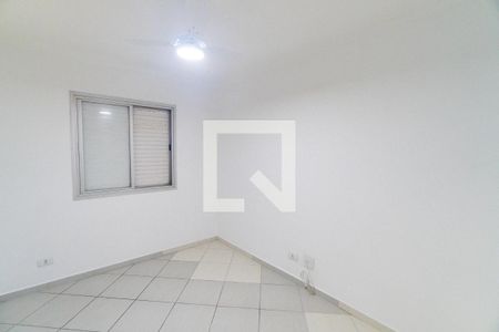 Quarto 1 de apartamento para alugar com 2 quartos, 56m² em Vila Guarani (z Sul), São Paulo