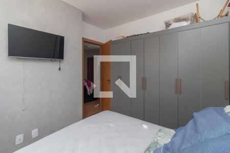 Quarto 1 de apartamento para alugar com 2 quartos, 42m² em Cavalhada, Porto Alegre
