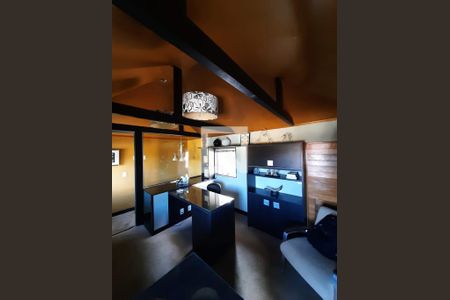 Sala de casa de condomínio à venda com 3 quartos, 310m² em Taquara, Rio de Janeiro