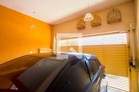 Garagem de casa à venda com 3 quartos, 124m² em Jardim Marek, Santo André