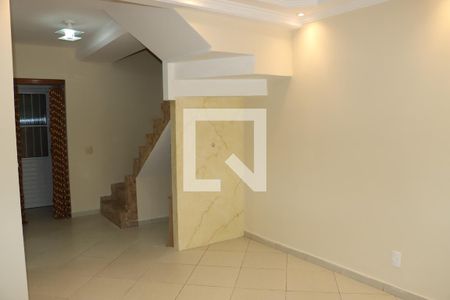 Casa de Condomínio para alugar com 3 quartos, 200m² em Jardim Petropolis, Cotia