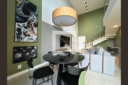 Sala de apartamento para alugar com 1 quarto, 77m² em Lagoa da Conceição, Florianópolis