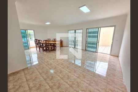 Casa à venda com 4 quartos, 230m² em Rolinópolis, São Paulo