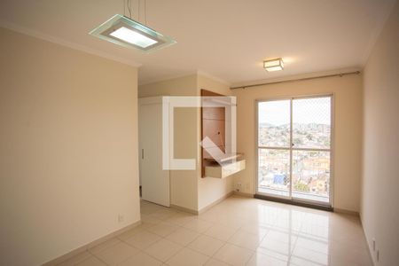 SALA de apartamento à venda com 3 quartos, 62m² em Parque Maria Domitila, São Paulo