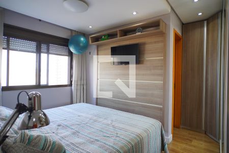 Quarto suíte de apartamento à venda com 2 quartos, 65m² em Passo D’areia, Porto Alegre